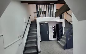Russell St Suites